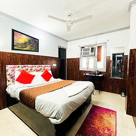 Hotel Commodo - Near Dhaula Kuan New Delhi Eksteriør bilde