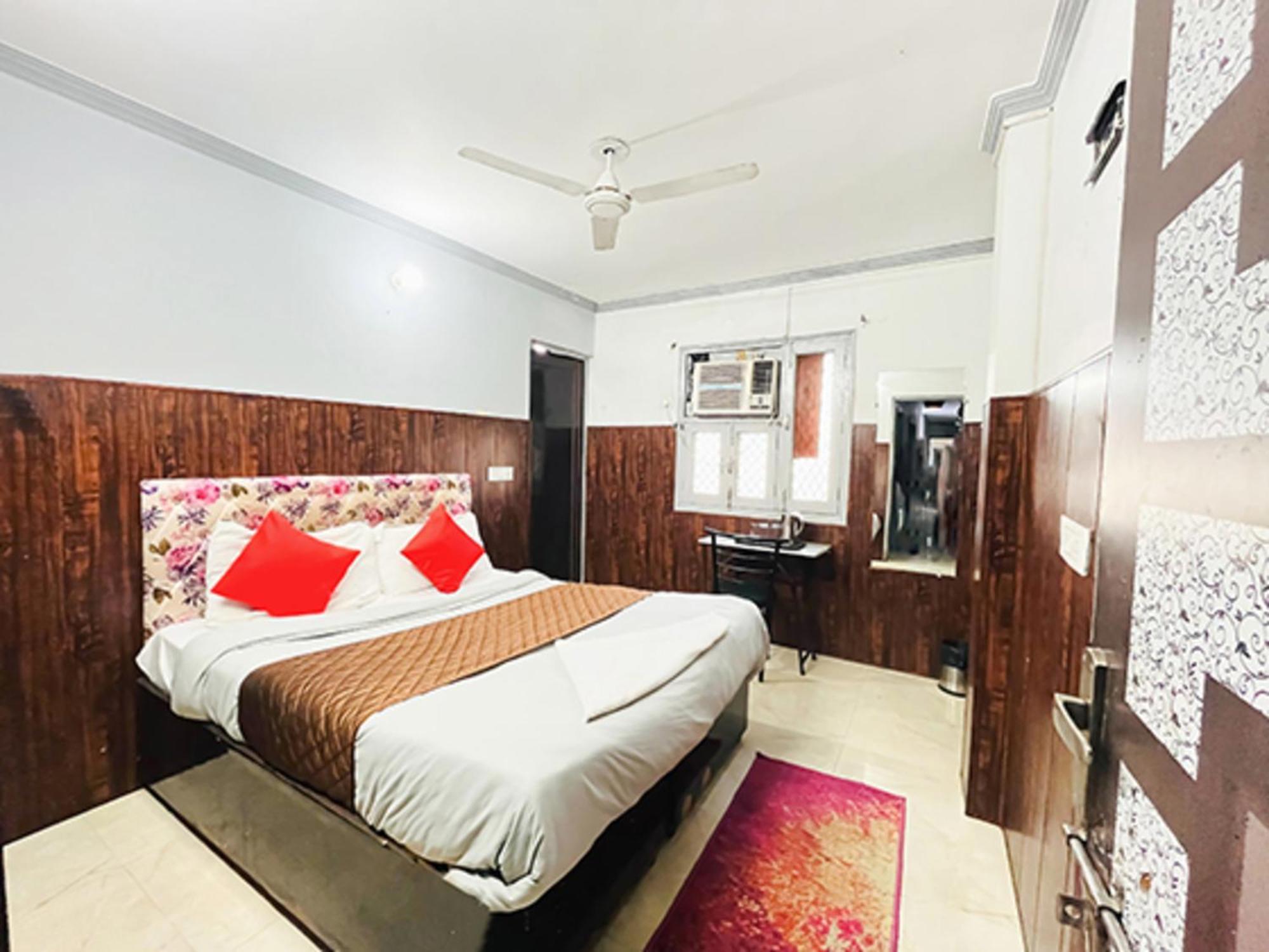 Hotel Commodo - Near Dhaula Kuan New Delhi Eksteriør bilde